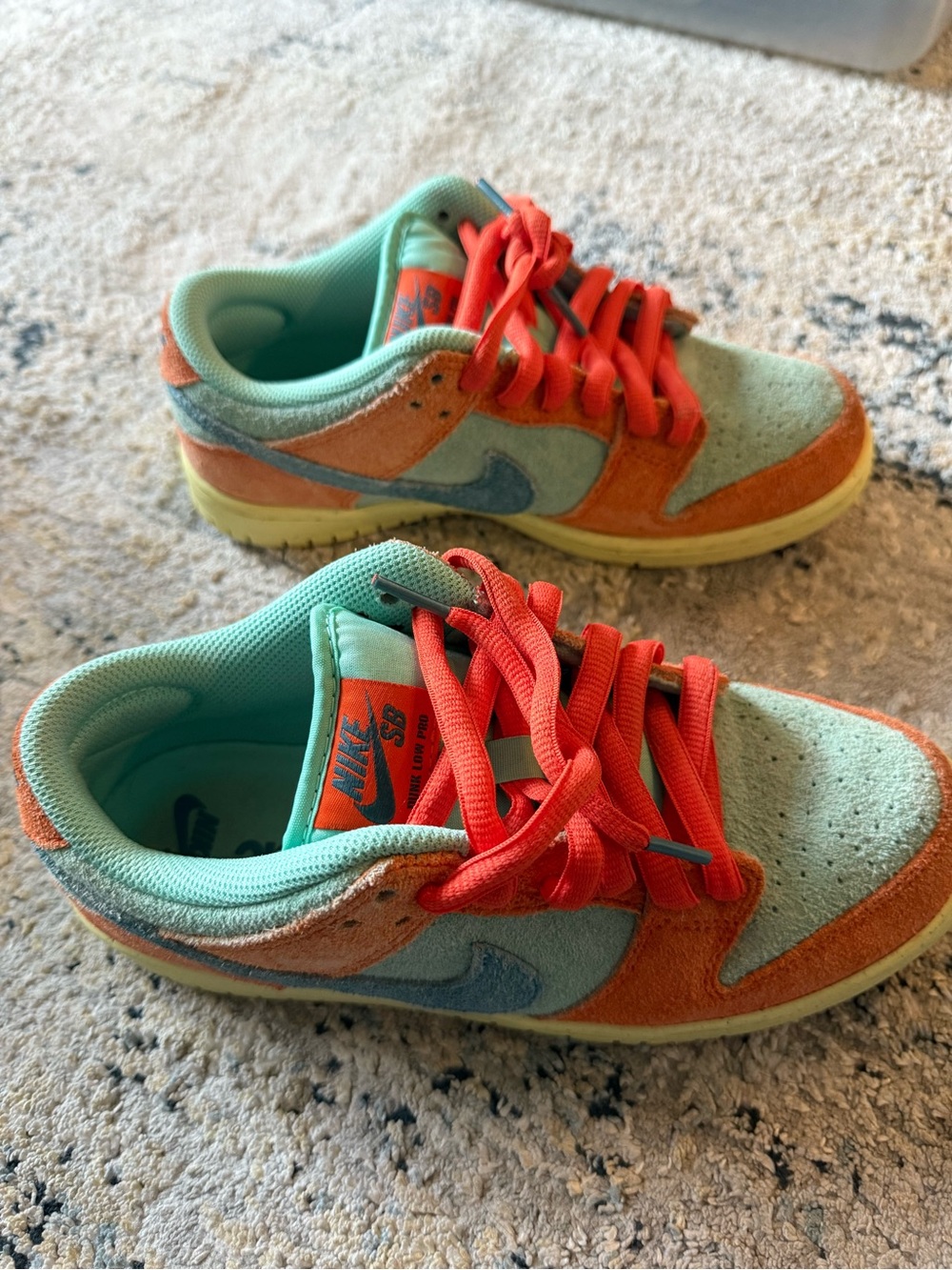 Nike sb dunk low orange emerald rise size 5.5 men’s